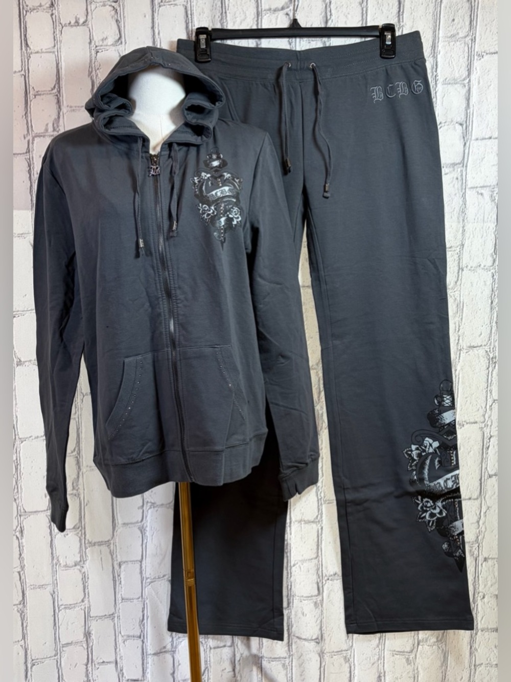 BCBG:XL Women Charcoal Gray Hooded Zip Jacket with Graphic & Matching Joggers